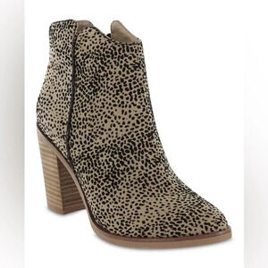 New Without Box MIA Tracee Leopard Print  Ankle Boots